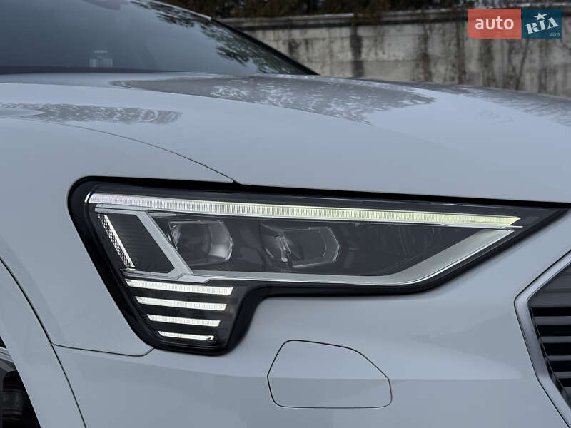 Внедорожник / Кроссовер Audi e-tron 2021 в Ровно