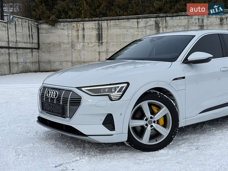 Внедорожник / Кроссовер Audi e-tron 2021 в Ровно