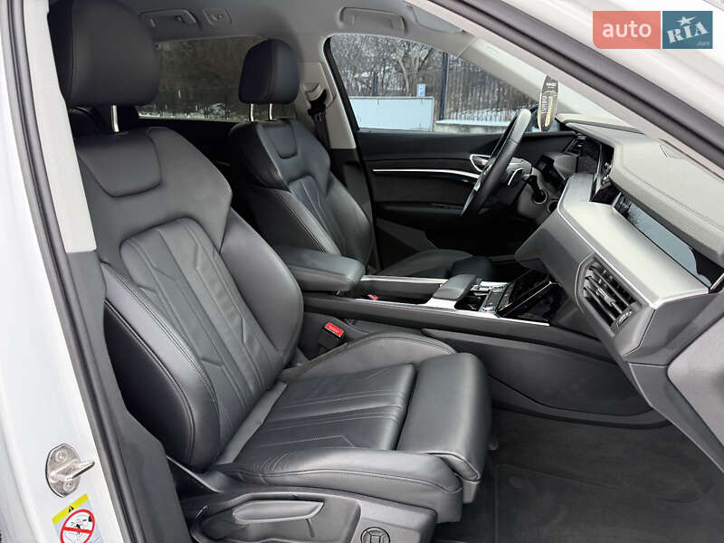 Внедорожник / Кроссовер Audi e-tron 2021 в Ровно