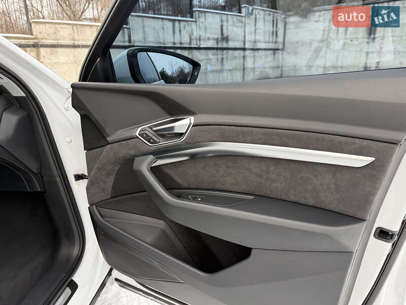 Внедорожник / Кроссовер Audi e-tron 2021 в Ровно