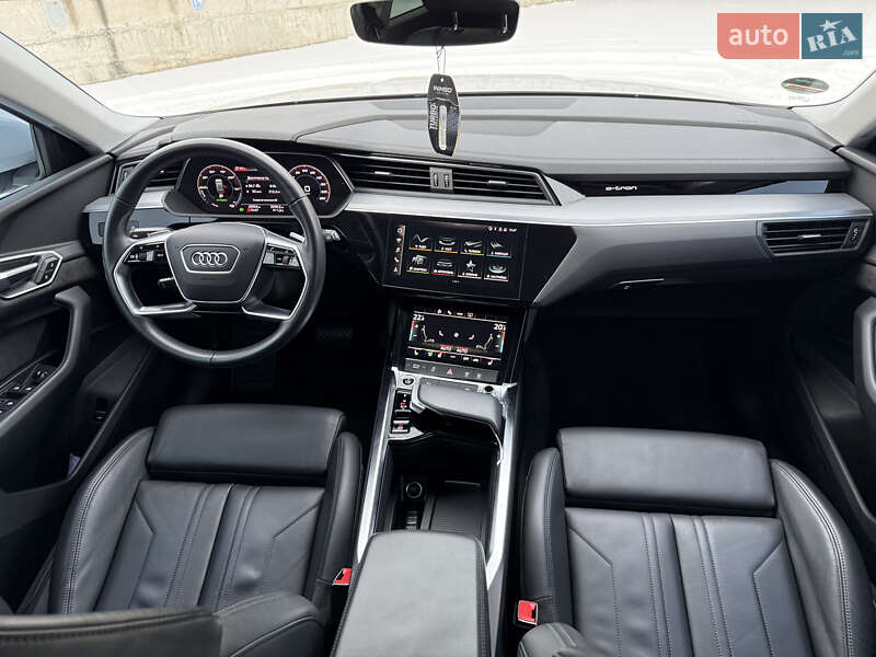 Внедорожник / Кроссовер Audi e-tron 2021 в Ровно