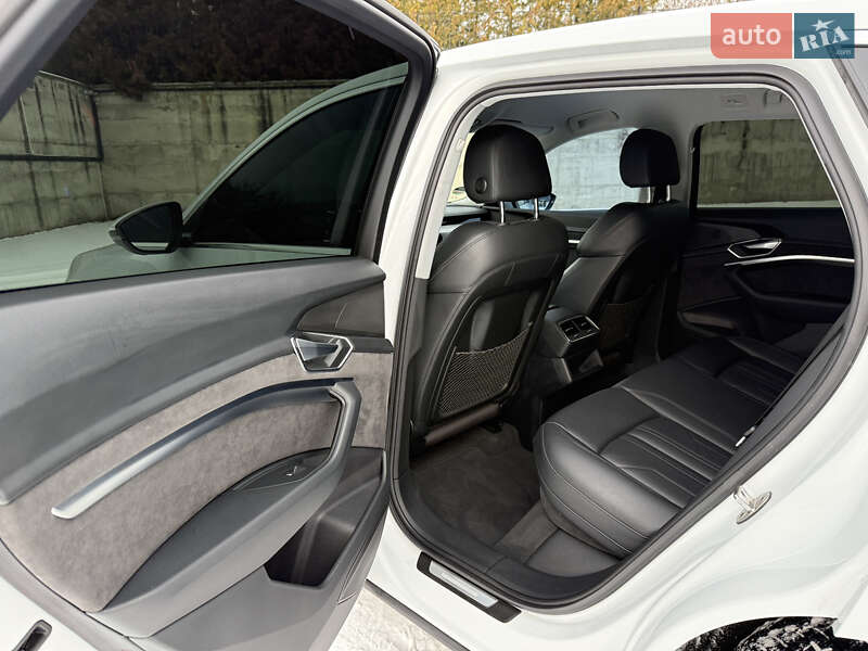 Внедорожник / Кроссовер Audi e-tron 2021 в Ровно