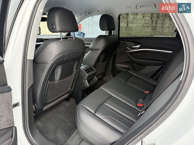 Внедорожник / Кроссовер Audi e-tron 2021 в Ровно