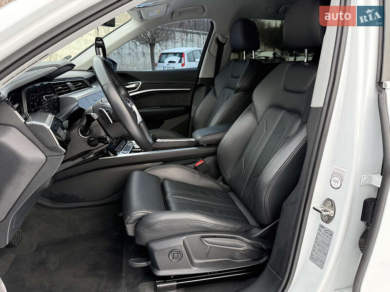 Внедорожник / Кроссовер Audi e-tron 2021 в Ровно