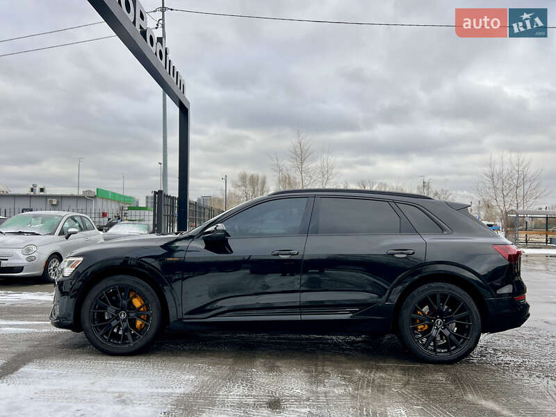 Внедорожник / Кроссовер Audi e-tron 2022 в Киеве