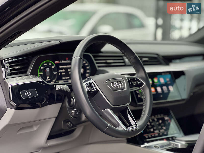 Внедорожник / Кроссовер Audi e-tron 2022 в Киеве