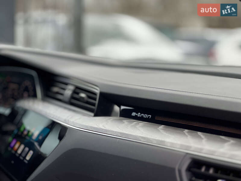 Внедорожник / Кроссовер Audi e-tron 2022 в Киеве