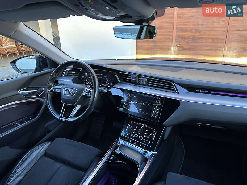 Внедорожник / Кроссовер Audi e-tron 2020 в Ужгороде