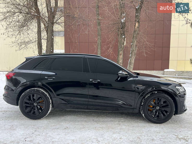 Внедорожник / Кроссовер Audi e-tron 2022 в Днепре