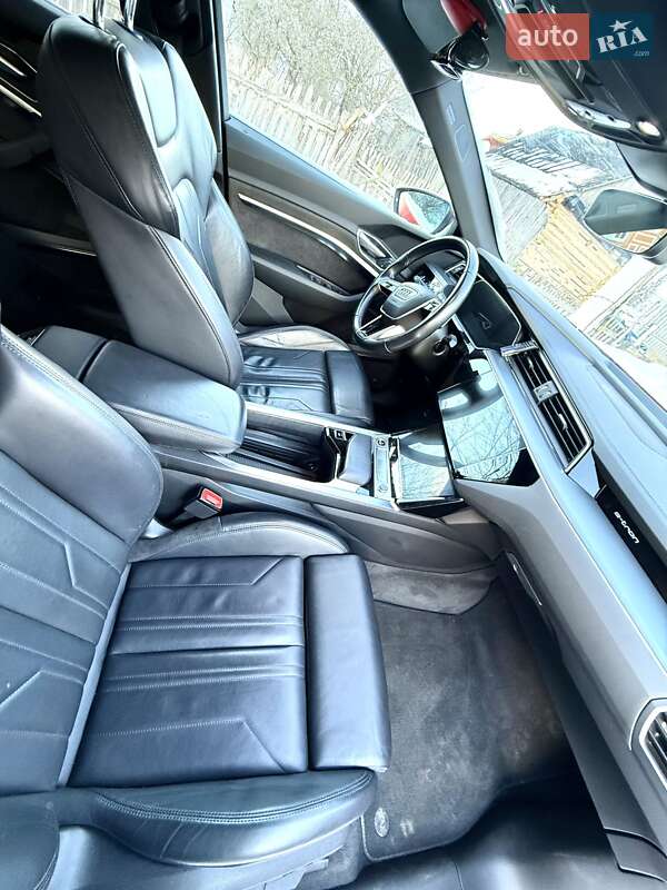 Позашляховик / Кросовер Audi e-tron 2020 в Турці