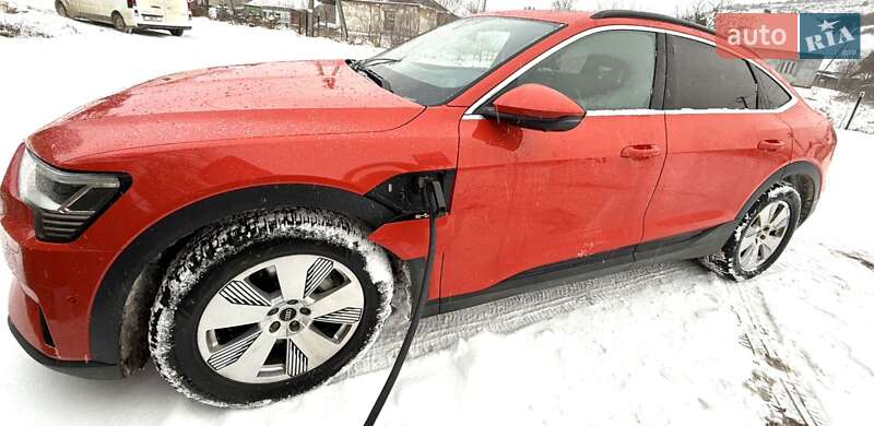 Позашляховик / Кросовер Audi e-tron 2020 в Турці