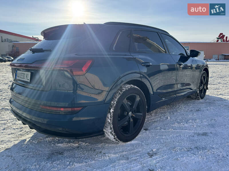 Позашляховик / Кросовер Audi e-tron 2019 в Києві фото 11 Позашляховик / Кросовер Audi e-tron 2019 в Києві