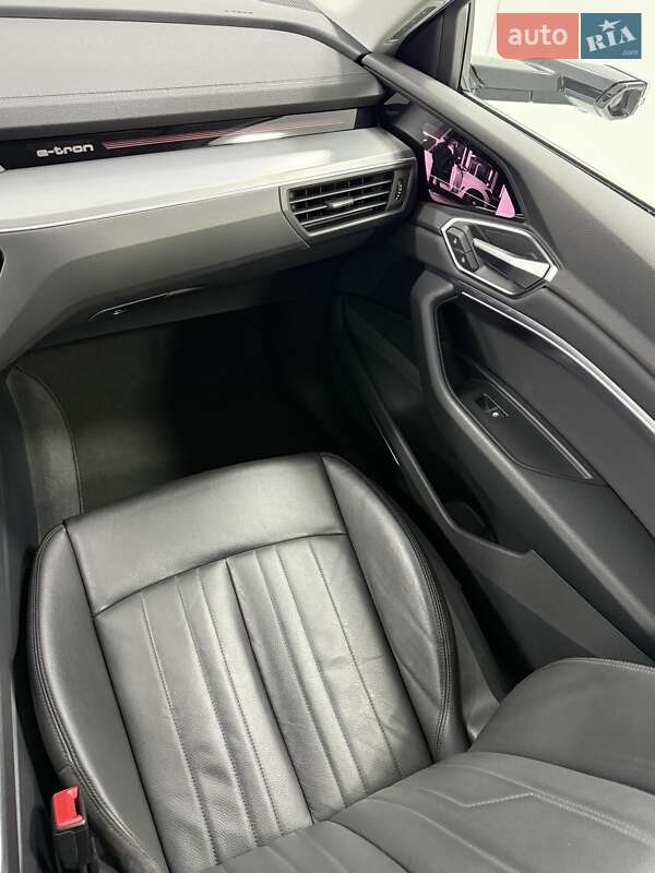 Позашляховик / Кросовер Audi e-tron 2020 в Одесі фото 36 Позашляховик / Кросовер Audi e-tron 2020 в Одесі