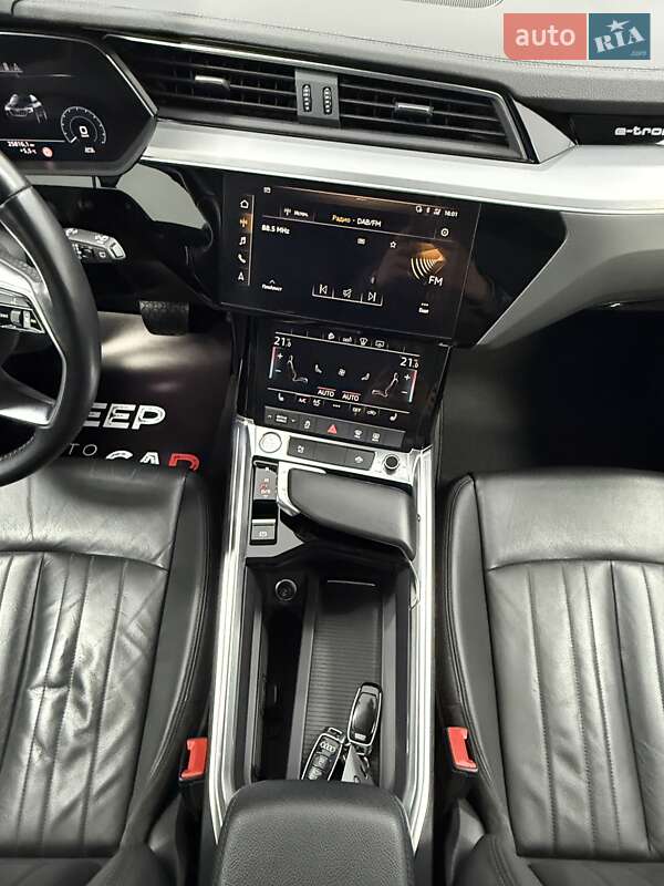 Позашляховик / Кросовер Audi e-tron 2020 в Одесі фото 38 Позашляховик / Кросовер Audi e-tron 2020 в Одесі