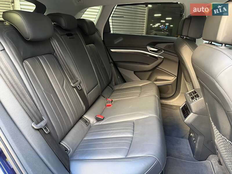 Внедорожник / Кроссовер Audi e-tron 2021 в Киеве