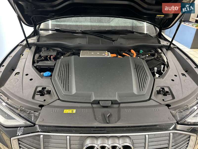 Внедорожник / Кроссовер Audi e-tron 2022 в Киеве фото 7 Внедорожник / Кроссовер Audi e-tron 2022 в Киеве