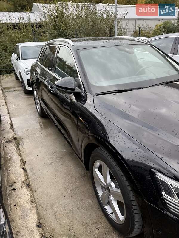 Внедорожник / Кроссовер Audi e-tron 2022 в Киеве фото 4 Внедорожник / Кроссовер Audi e-tron 2022 в Киеве