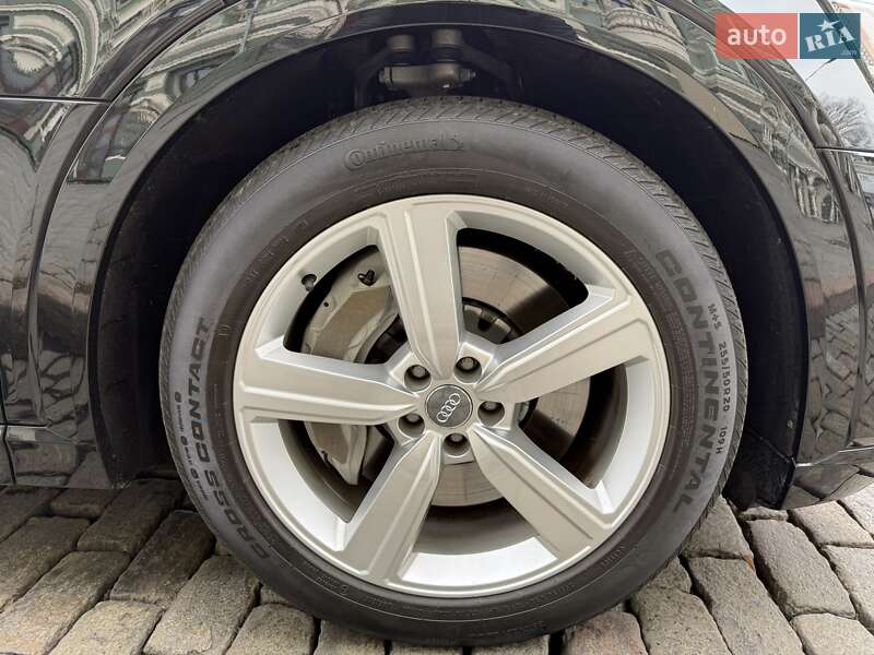 Внедорожник / Кроссовер Audi e-tron 2019 в Одессе