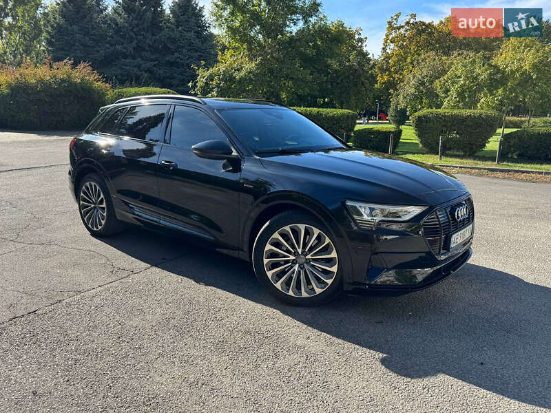 Внедорожник / Кроссовер Audi e-tron 2019 в Одессе фото 6 Внедорожник / Кроссовер Audi e-tron 2019 в Одессе