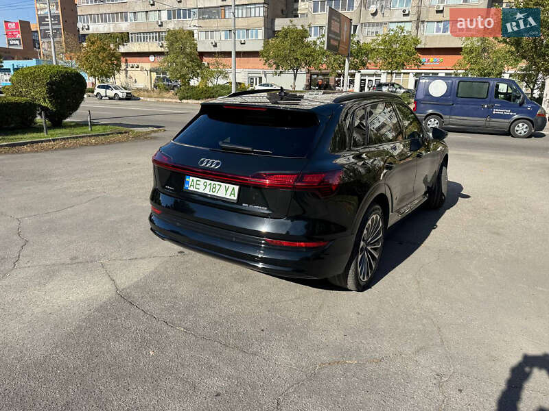 Внедорожник / Кроссовер Audi e-tron 2019 в Одессе фото 8 Внедорожник / Кроссовер Audi e-tron 2019 в Одессе