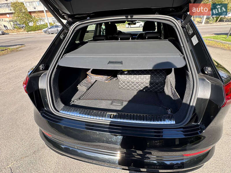 Внедорожник / Кроссовер Audi e-tron 2019 в Одессе фото 22 Внедорожник / Кроссовер Audi e-tron 2019 в Одессе