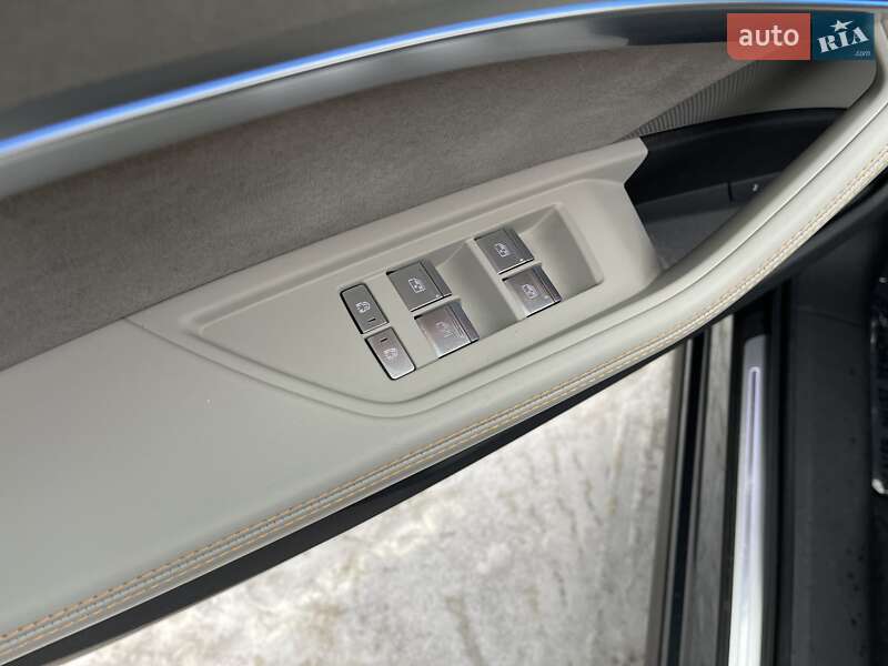 Внедорожник / Кроссовер Audi e-tron 2022 в Киеве