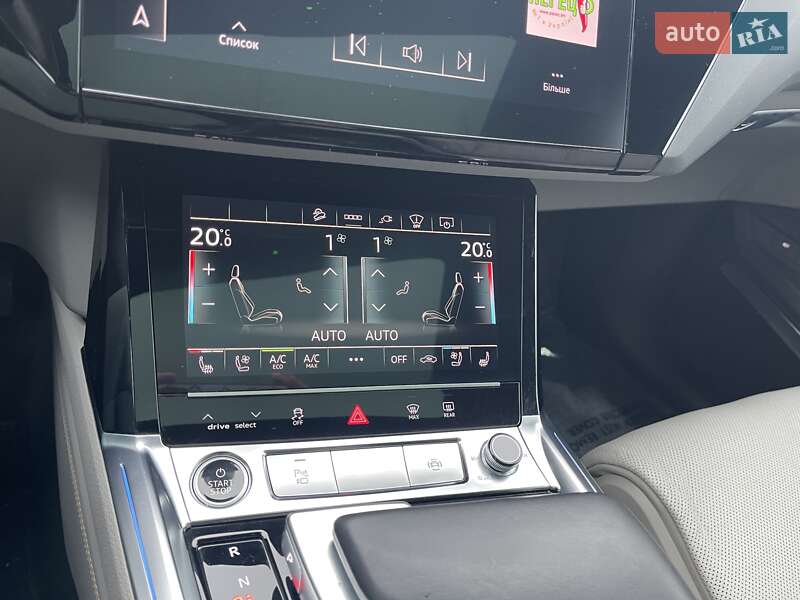 Внедорожник / Кроссовер Audi e-tron 2022 в Киеве