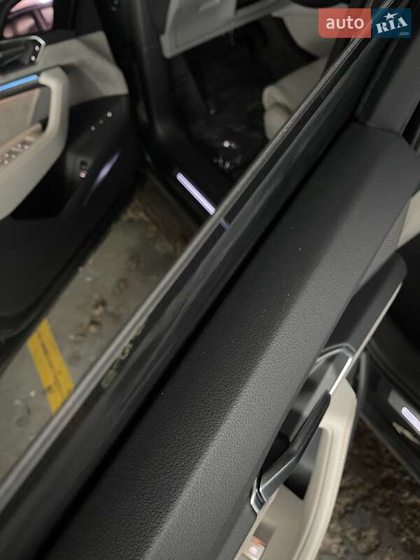 Внедорожник / Кроссовер Audi e-tron 2022 в Киеве