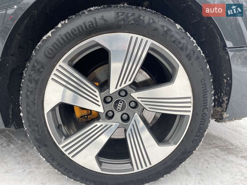 Внедорожник / Кроссовер Audi e-tron 2022 в Киеве