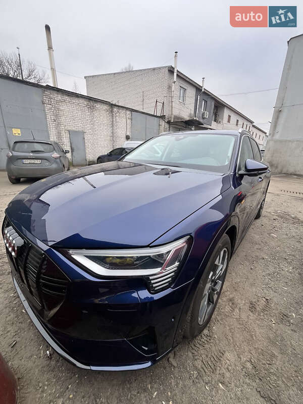 Позашляховик / Кросовер Audi e-tron 2022 в Києві