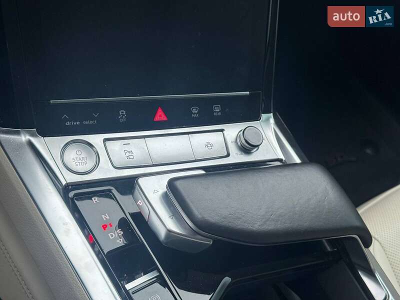 Внедорожник / Кроссовер Audi e-tron 2019 в Киеве