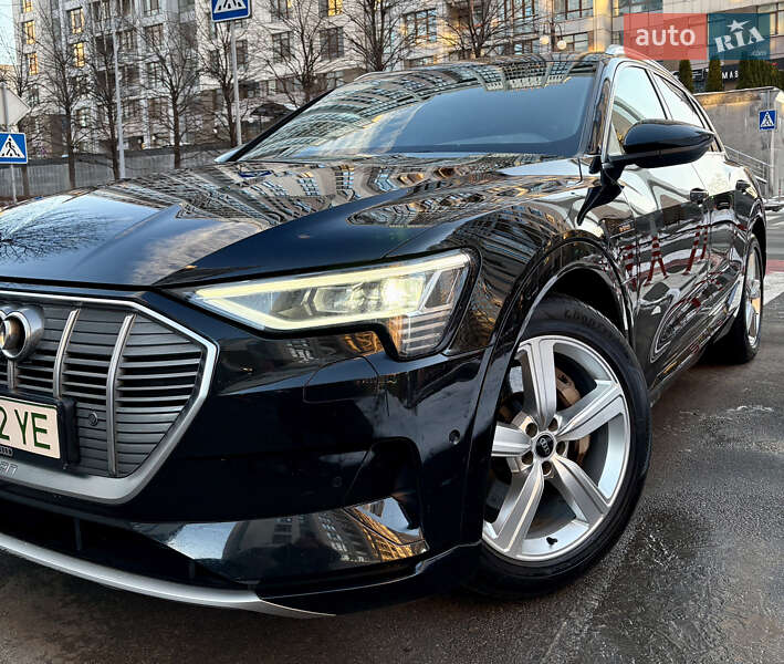 Позашляховик / Кросовер Audi e-tron 2020 в Києві