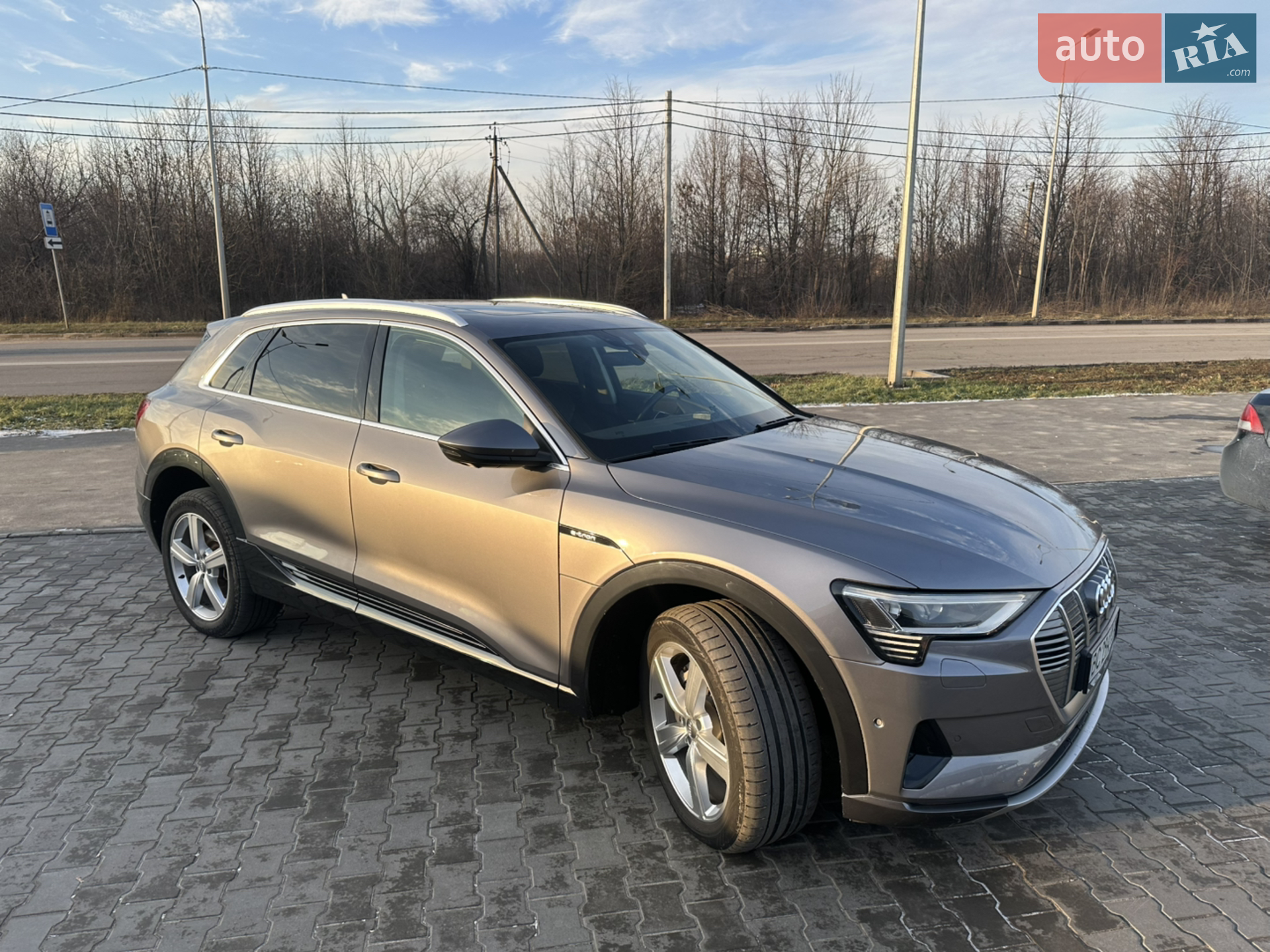2019 Audi e-tron - мініатюра 2
