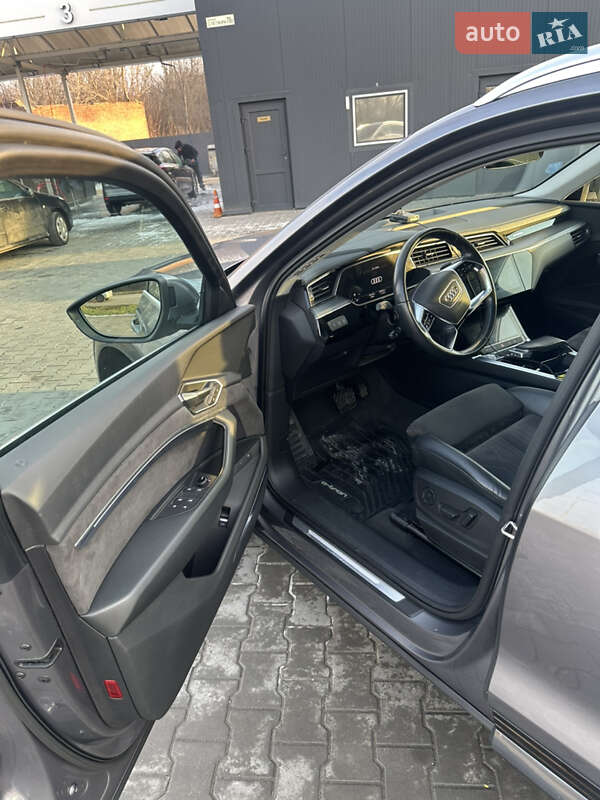 Внедорожник / Кроссовер Audi e-tron 2019 в Полтаве