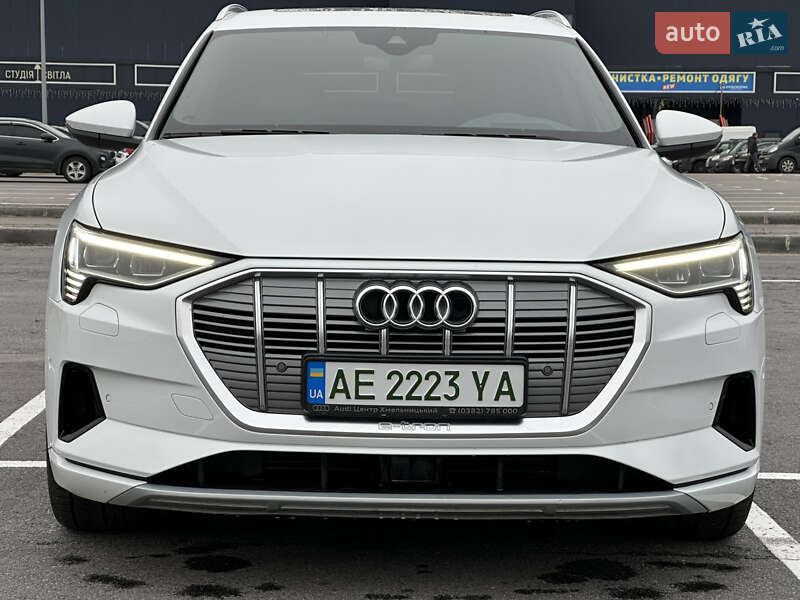 Внедорожник / Кроссовер Audi e-tron 2019 в Днепре