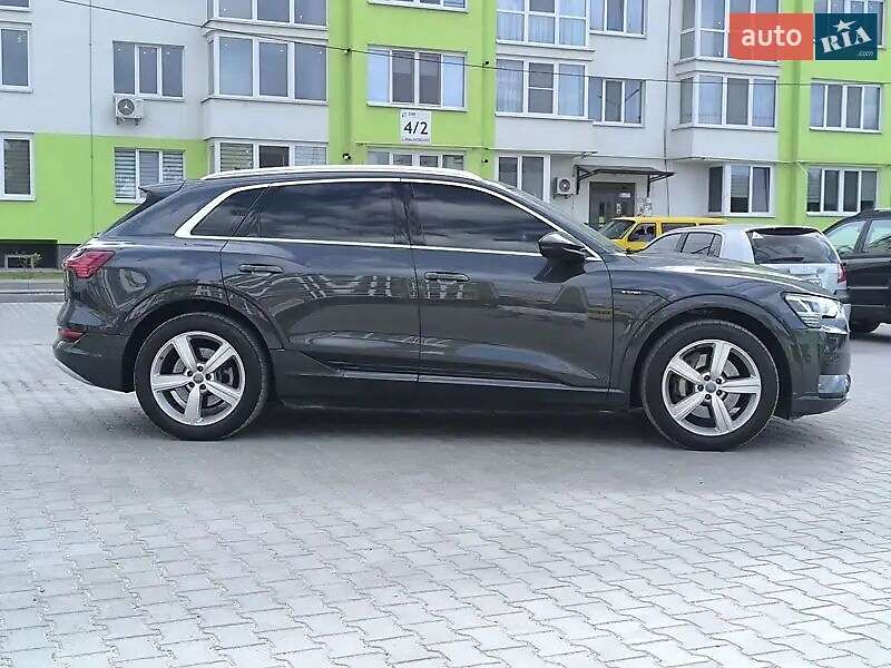 Внедорожник / Кроссовер Audi e-tron 2019 в Хмельницком фото 2 Внедорожник / Кроссовер Audi e-tron 2019 в Хмельницком