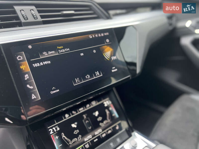 Внедорожник / Кроссовер Audi e-tron 2022 в Хмельницком