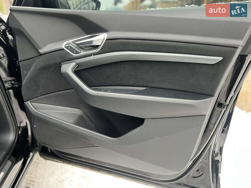 Внедорожник / Кроссовер Audi e-tron 2022 в Хмельницком