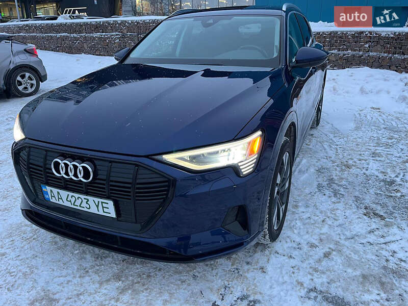 Внедорожник / Кроссовер Audi e-tron 2022 в Киеве фото 6 Внедорожник / Кроссовер Audi e-tron 2022 в Киеве