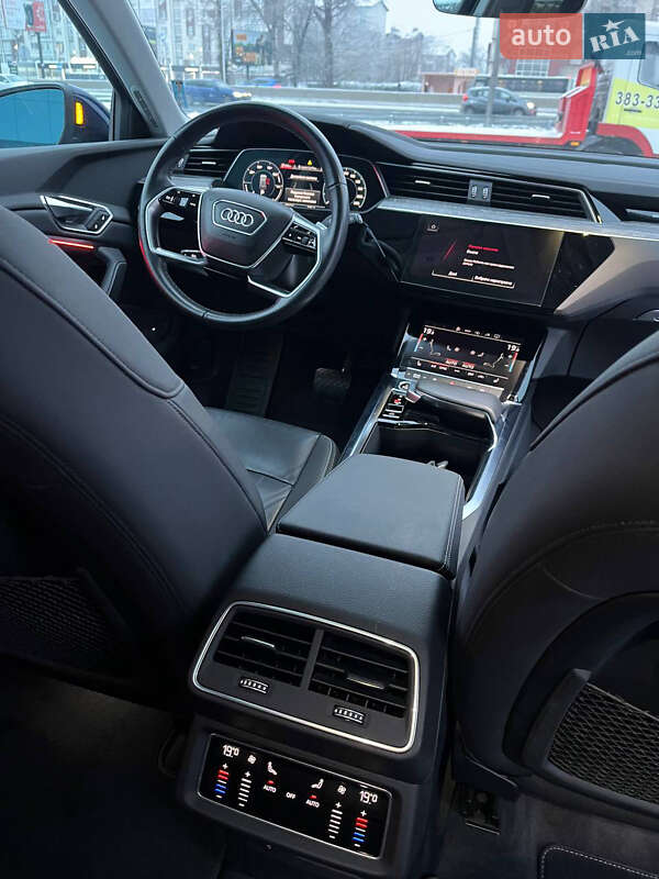 Внедорожник / Кроссовер Audi e-tron 2022 в Киеве фото 22 Внедорожник / Кроссовер Audi e-tron 2022 в Киеве