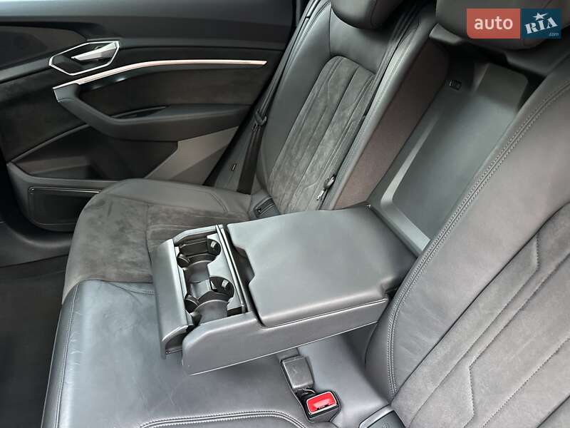 Внедорожник / Кроссовер Audi e-tron 2020 в Киеве