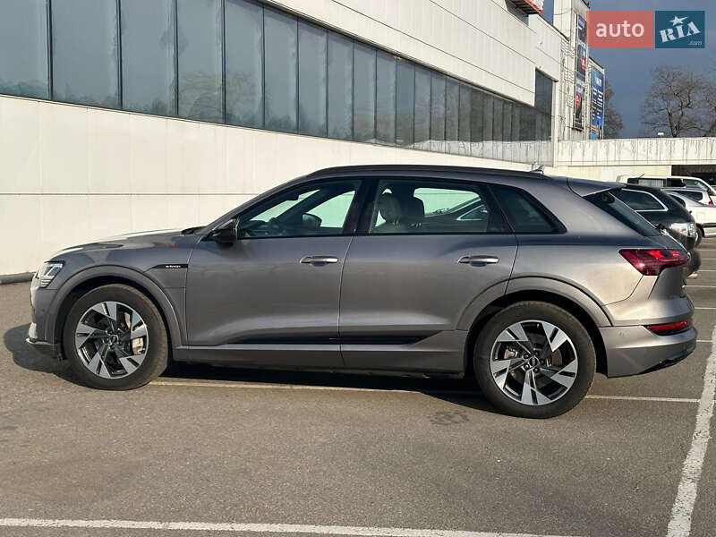 Позашляховик / Кросовер Audi e-tron 2020 в Ірпені