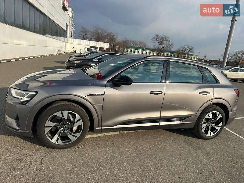 Позашляховик / Кросовер Audi e-tron 2020 в Ірпені