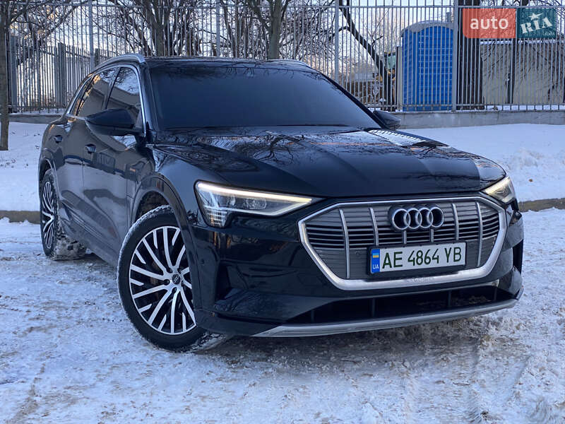 Внедорожник / Кроссовер Audi e-tron 2019 в Днепре