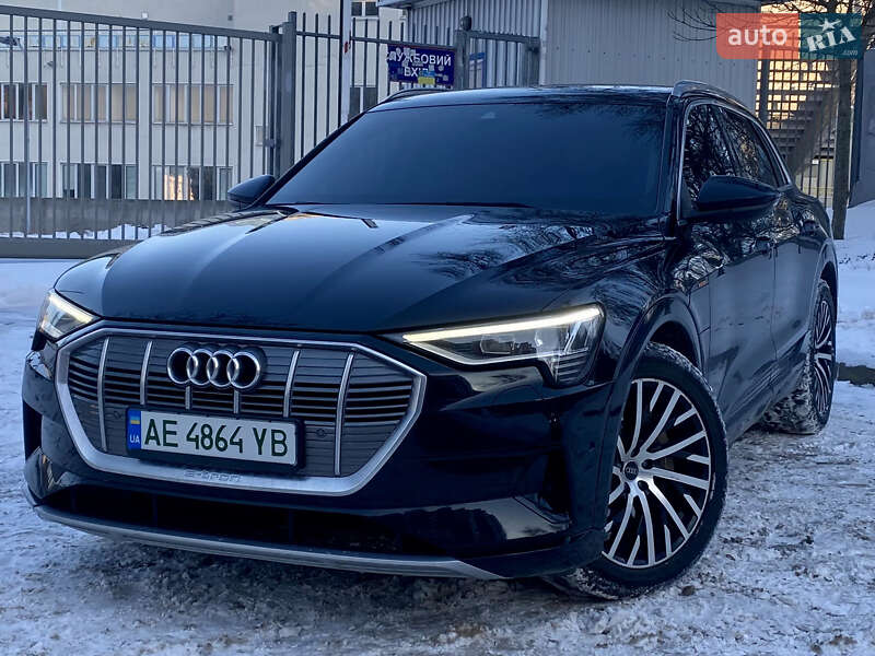 Внедорожник / Кроссовер Audi e-tron 2019 в Днепре