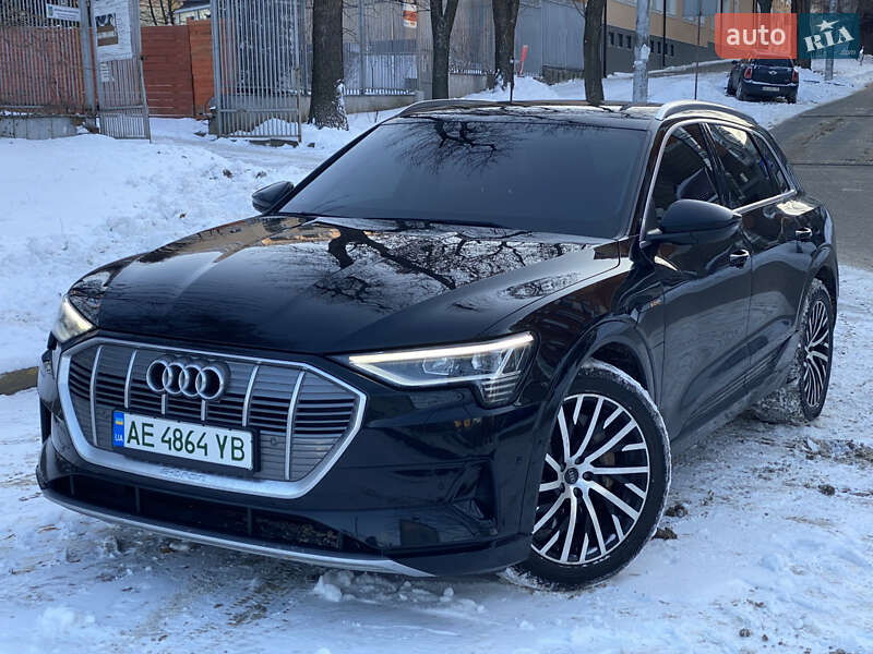 Внедорожник / Кроссовер Audi e-tron 2019 в Днепре