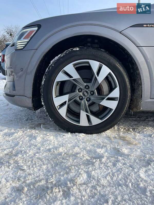 Внедорожник / Кроссовер Audi e-tron 2020 в Львове