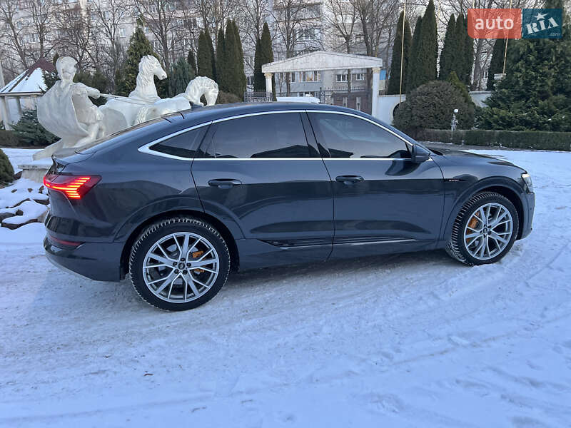 Позашляховик / Кросовер Audi e-tron 2022 в Хмельницькому