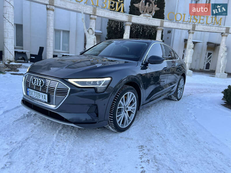 Позашляховик / Кросовер Audi e-tron 2022 в Хмельницькому