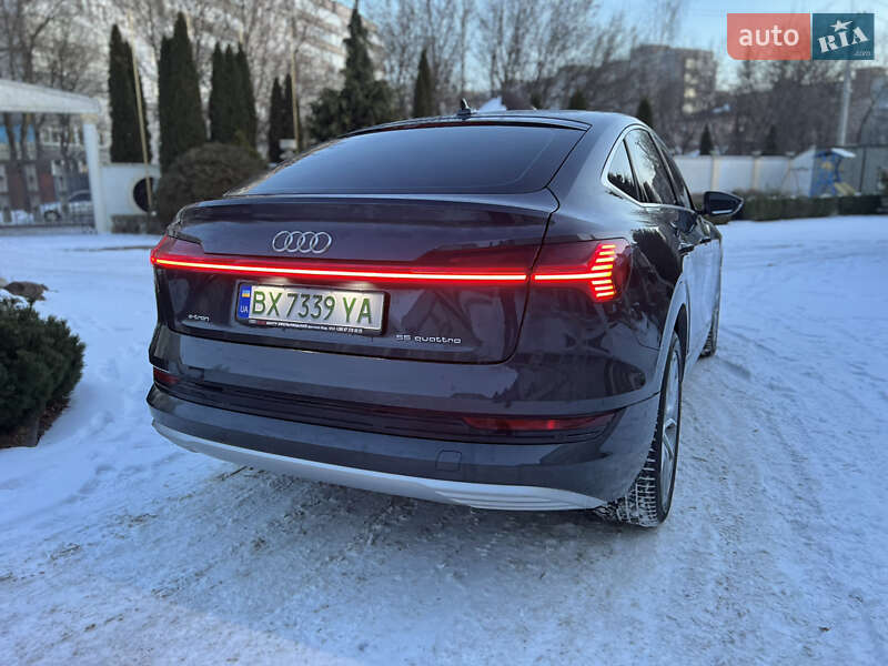 Позашляховик / Кросовер Audi e-tron 2022 в Хмельницькому